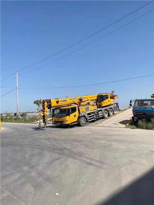 兴山区吊车作业时，可能会产生哪些额外收费项目？