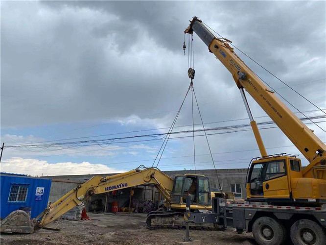 兴山区25吨吊车的工作半径是多少？