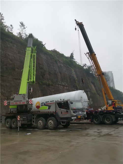兴山区“不怕风雨冻”—— 吊车的 “恶劣环境适应” 技术